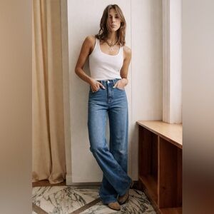 Levi’s Ribcage Wide Leg 28/34 Mid Wash Fading